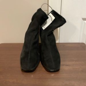 Brand new, never worn ankle boots!!